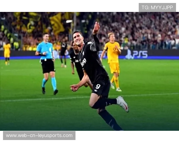 尤文前锋跑位课：制造空间并提升接球瞬间的射门效率