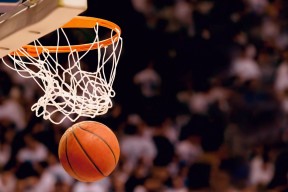 斯密斯：全黑队的战术执行者，精确控制比赛进程，斯密all02