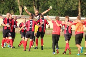 欧洲足球联赛冠军争夺战片刻未歇，足球 欧洲联赛