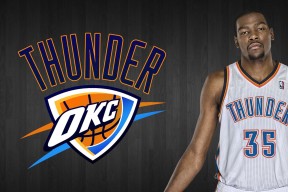 詹姆斯·奥康纳在比赛中的冷静指挥，确保袋鼠队稳占上风，詹姆斯康纳 高线公园