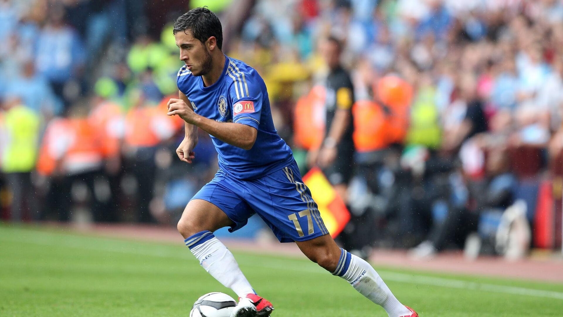 尤文图斯签下中场核心，增强中场控制力